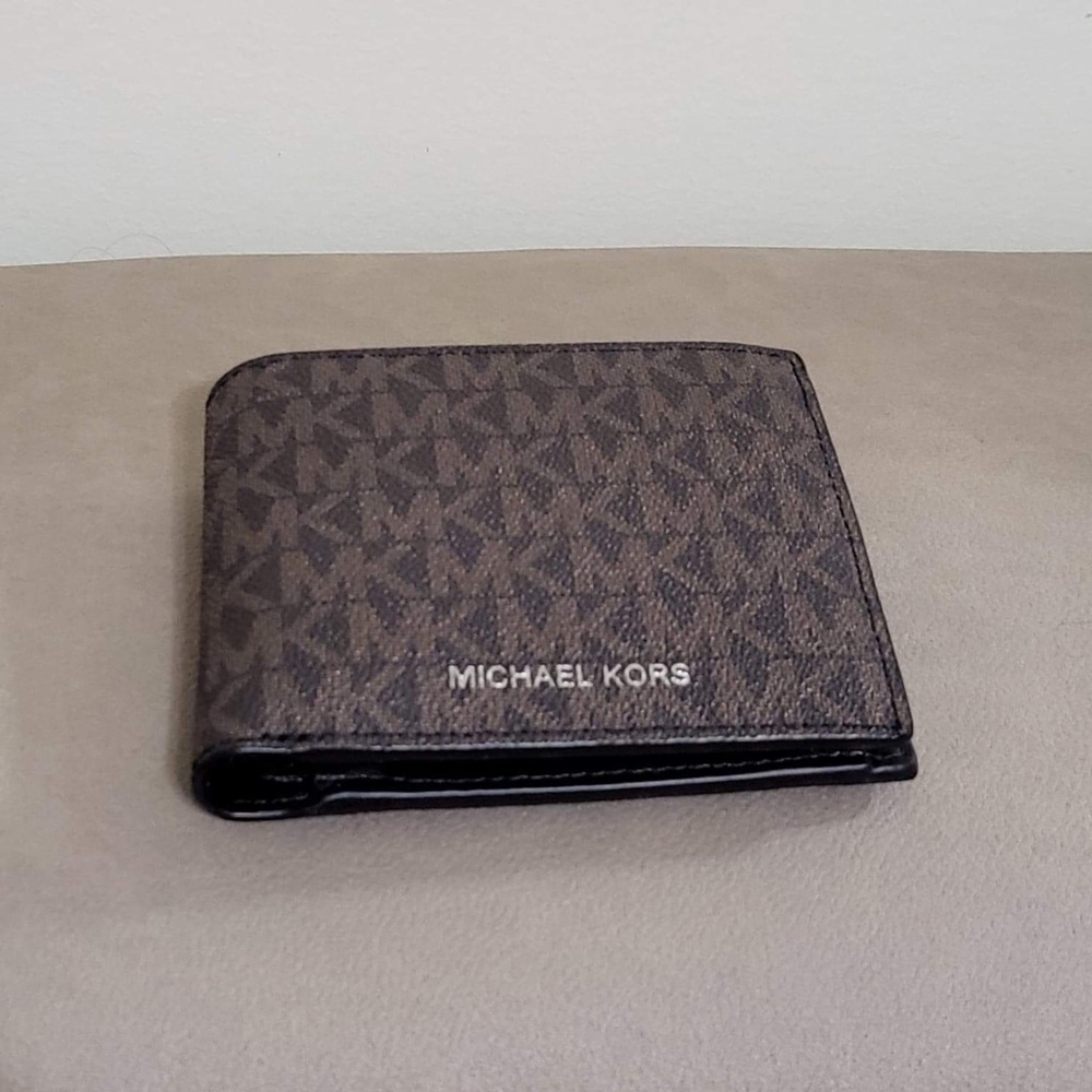 Michael kors Logo Billfold Wallet With Coin Pouch